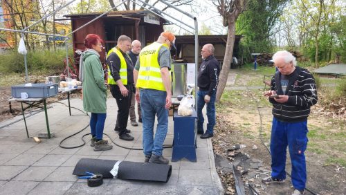 Aufbau-der-Container-Burg-nach-dem-verheerenden-Brand-unseres-Clubhauses-002