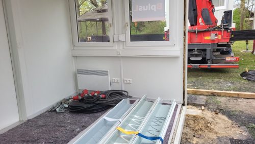 Aufbau-der-Container-Burg-nach-dem-verheerenden-Brand-unseres-Clubhauses-007