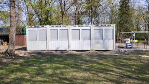 Aufbau-der-Container-Burg-nach-dem-verheerenden-Brand-unseres-Clubhauses-008