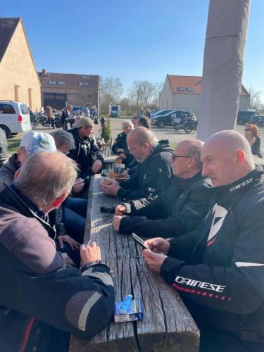 Ausfahrt-des-M.C.-Hermsdorf-e.V.-nach-Wustrau-2025-40